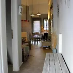 Apartment Cozy House With Relaxing Backyard *