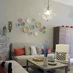Apartment Cozy House With Relaxing Backyard