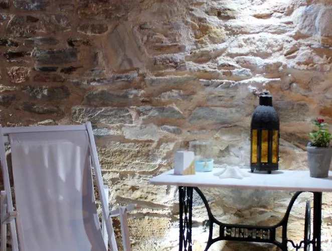 Cozy House With Relaxing Backyard *