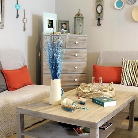 Cozy House With Relaxing Backyard