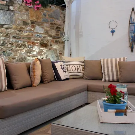 Cozy House With Relaxing Backyard Apartamento