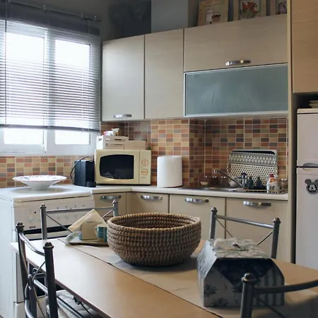 Cozy House With Relaxing Backyard Apartamento