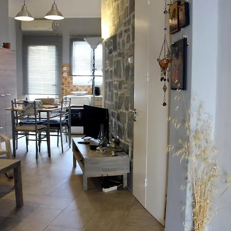 Cozy House With Relaxing Backyard