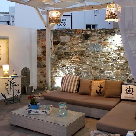 Cozy House With Relaxing Backyard * Ermoupoli