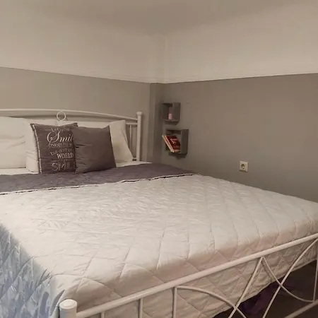 Apartamento Cozy House With Relaxing Backyard Ermoupoli