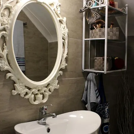 Cozy House With Relaxing Backyard Apartamento