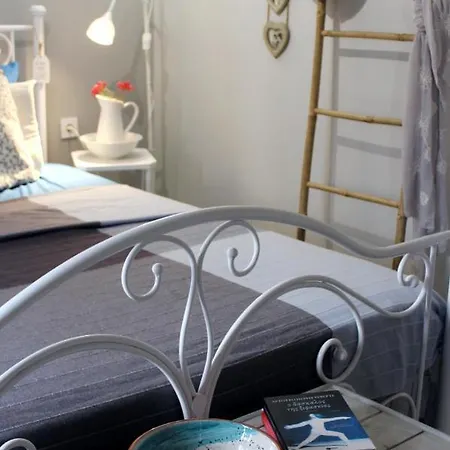 Cozy House With Relaxing Backyard Apartamento