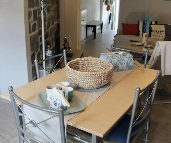 Cozy House With Relaxing Backyard Appartement