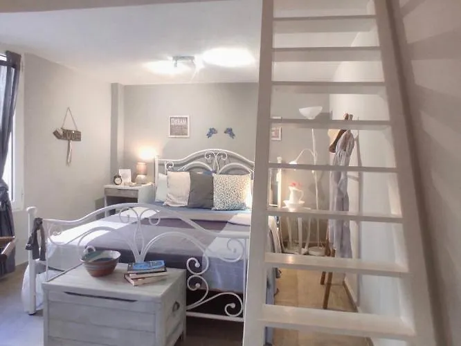 Cozy House With Relaxing Backyard Appartement