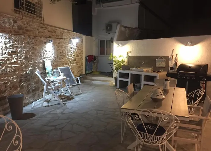 Appartement Cozy House With Relaxing Backyard Ermoupoli