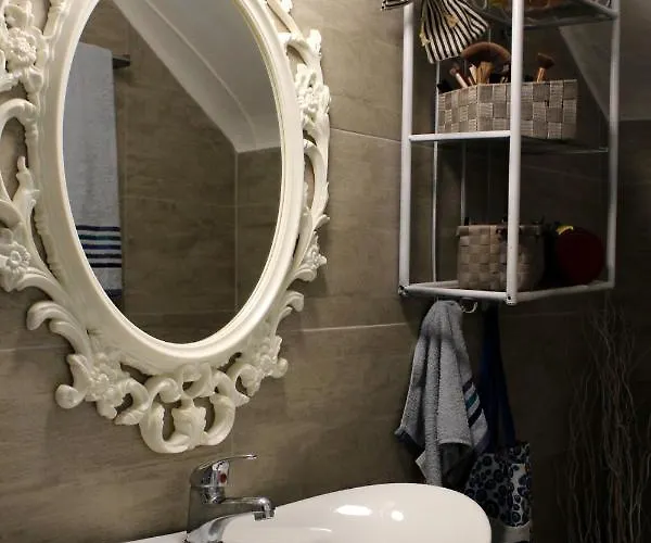 Cozy House With Relaxing Backyard Appartement